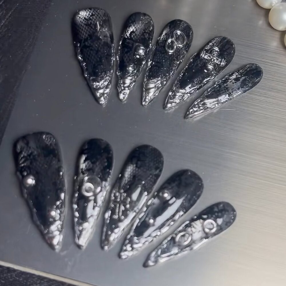 Black Gothic Stiletto Press On Nails | Silver Lace Texture